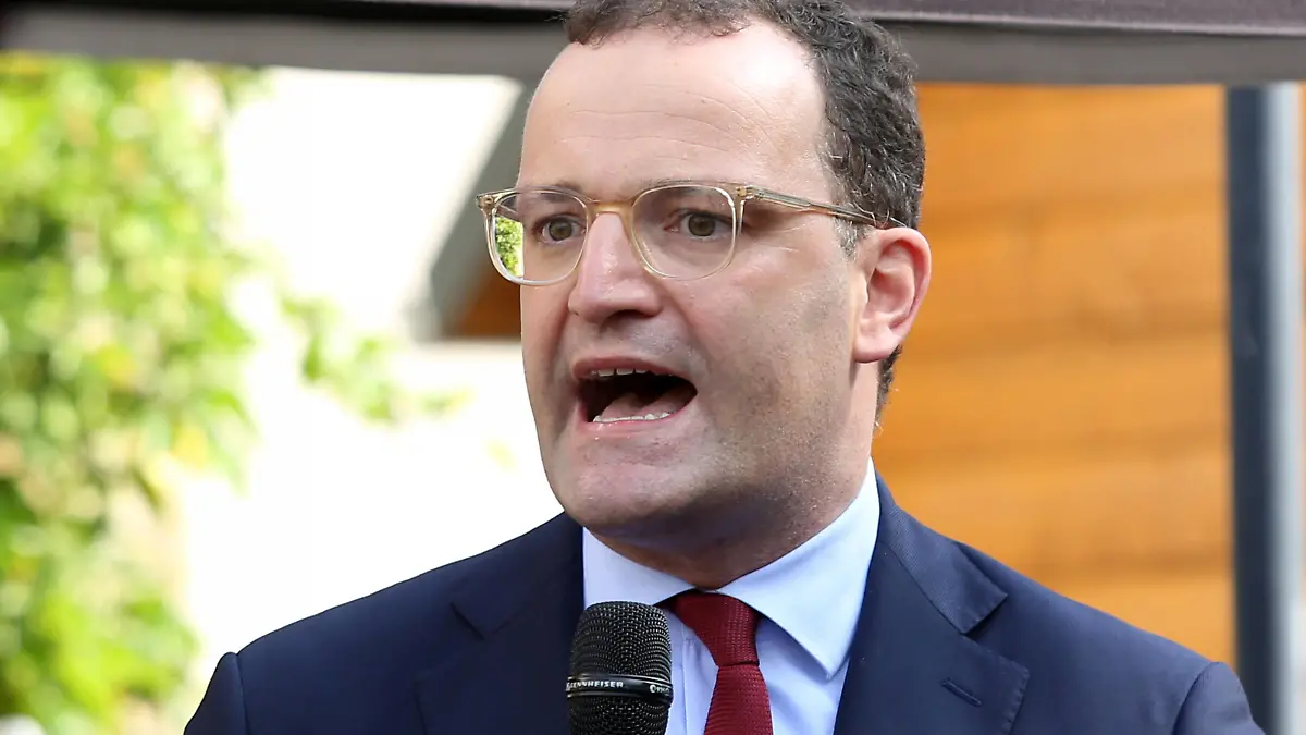 Bundesminister fuer für Gesundheit Jens Spahn CDU Wahlkampfveranstaltung in Rheinland-Pfalz der CDU zur Bundestagswahl 2021 am 17.09.2021 in Kirchen Sieg/Deutschland *** Federal Minister for Health Jens Spahn CDU election campaign event in Rhineland-Palatinate of the CDU for the Bundestag election 2021 on 17 09 2021 in Kirchen Sieg Germany