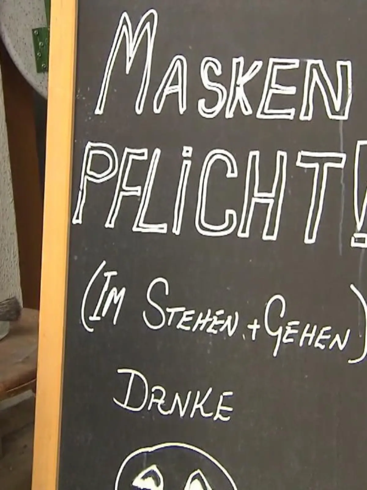 Die Zahl der Neuinfektionen nimmt weiter ab. Eine vierte Welle ist also nicht zu befürchten, oder? Experten sehen da aber keinen Anlass zur Entspannung.