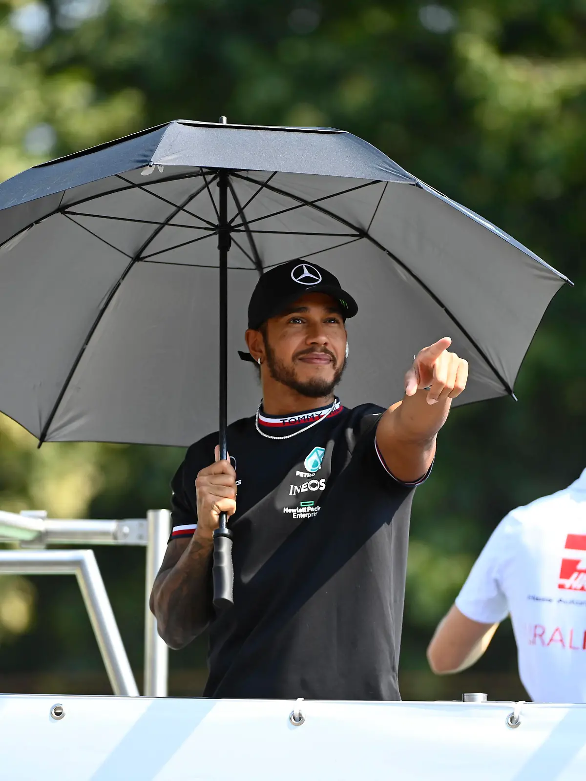Formula 1 2021: Italian GP AUTODROMO NAZIONALE MONZA, ITALY - SEPTEMBER 12: Sir Lewis Hamilton, Mercedes, in the drivers parade during the Italian GP at Autodromo Nazionale Monza on Sunday September 12, 2021 in Monza, Italy. Photo by Mark Sutton / Sutton Images Images PUBLICATIONxINxGERxSUIxAUTxHUNxONLY GP2114_114430_MS23978 
