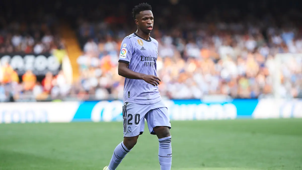 Spain, Valencia, 21.05.2023, Estadio de Mestalla, FC Valencia v Real Madrid - LaLiga Santander - Matchday 35, Vinicius Junior Real Madrid looks on Valencia Estadio de Mestalla Spain *** Spain, Valencia, 21 05 2023, Estadio de Mestalla, FC Valencia v Real Madrid LaLiga Santander Matchday 35, Vinicius Junior Real Madrid looks on Valencia Estadio de Mestalla Spain PUBLICATIONxINxGERxSUIxAUTxONLY eu-images-078
