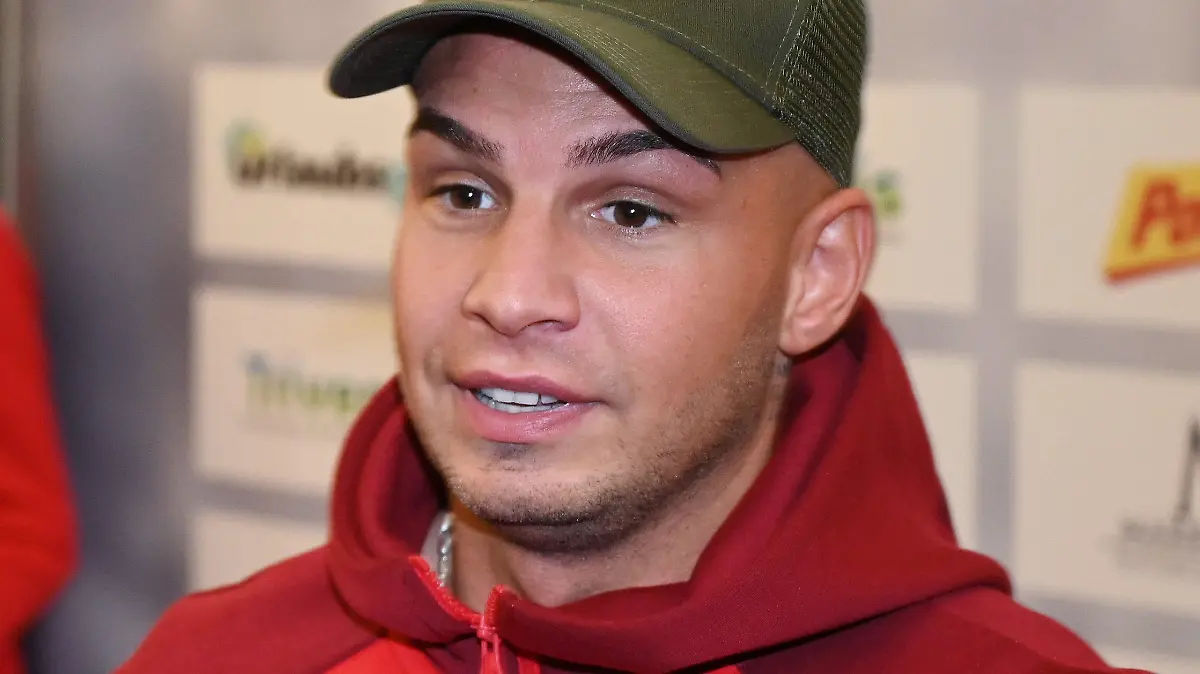 ARCHIV - 13.01.2019, Nordrhein-Westfalen, Gummersbach: Der Sänger Pietro Lombardi kommt zum Prominentenspiel im Rahmen des Hallenfußballturniers «Schauinsland Reisen Cup». (zu dpa «Keine «Kraft und Energie»: Pietro Lombardi will sich zurückziehen») Foto: Henning Kaiser/dpa +++ dpa-Bildfunk +++