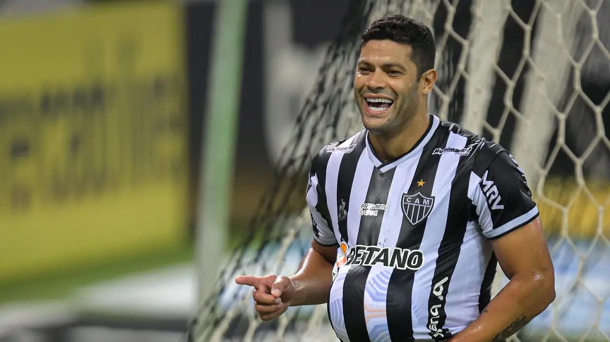 BELO HORIZONTE, BRAZIL - SEPTEMBER 18: Hulk of Atletico MG celebrates a scored goal against Sport Recife during a match between Atletico MG and Sport Recife as part of Brasileirao 2021 at Mineirao Stadium on September 18, 2021 in Belo Horizonte, Brazil. (Photo by Pedro Vilela/Getty Images)