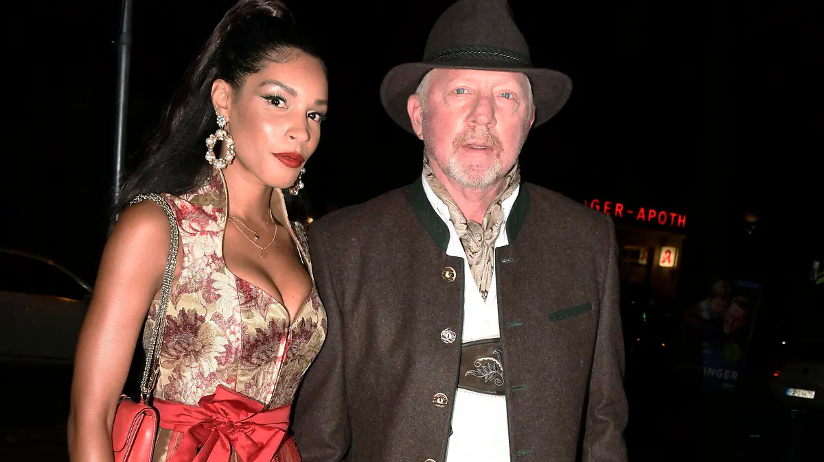  Boris Becker mit Freundin Lilian de Carvalho Monteiro beim 23. Almauftrieb bei der Koa Wiesn 2.0 in der Käfer Schänke. München, 19.09.2021 *** Boris Becker with girlfriend Lilian de Carvalho Monteiro at the 23 Almauftrieb at the Koa Wiesn 2 0 in the Käfer Schänke Munich, 19 09 2021 Foto:xS.xAdamx/xFuturexImage