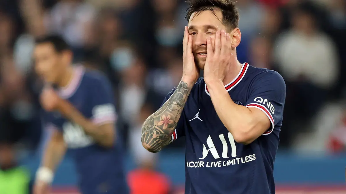 Paris Saint Germain v Olympique Lyonnais - Ligue 1 Uber Eats Paris Saint-Germain s Argentinian forward Lionel Messi during the French L1 football match between Paris-Saint Germain PSG and Olympique Lyonnais at The Parc des Princes Stadium in Paris on September 19, 2021. Paris France taamallah-notitle210919_npTJG PUBLICATIONxNOTxINxFRA Copyright: xMehdixTaamallahx