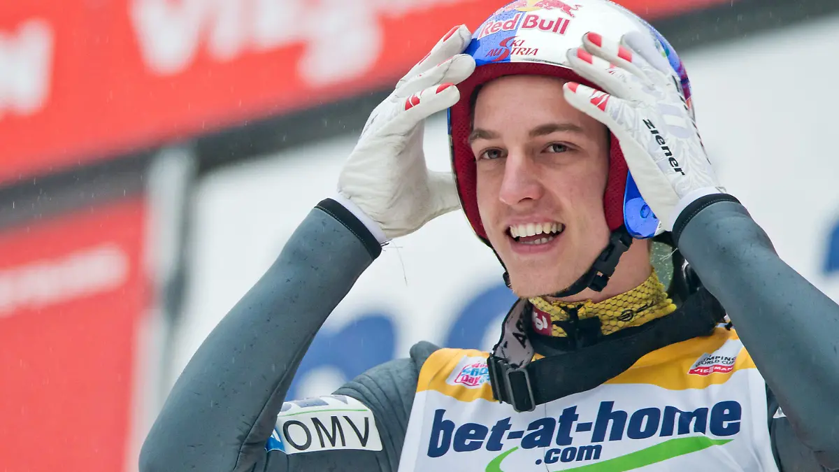 Gregor Schlierenzauer of Austria celebrates after winning the third stage of the Four Hills ski jumping tournament at Innsbruck, Austria, 4 January 2013. Photo: Daniel Karmann/dpa +++(c) dpa - Bildfunk+++