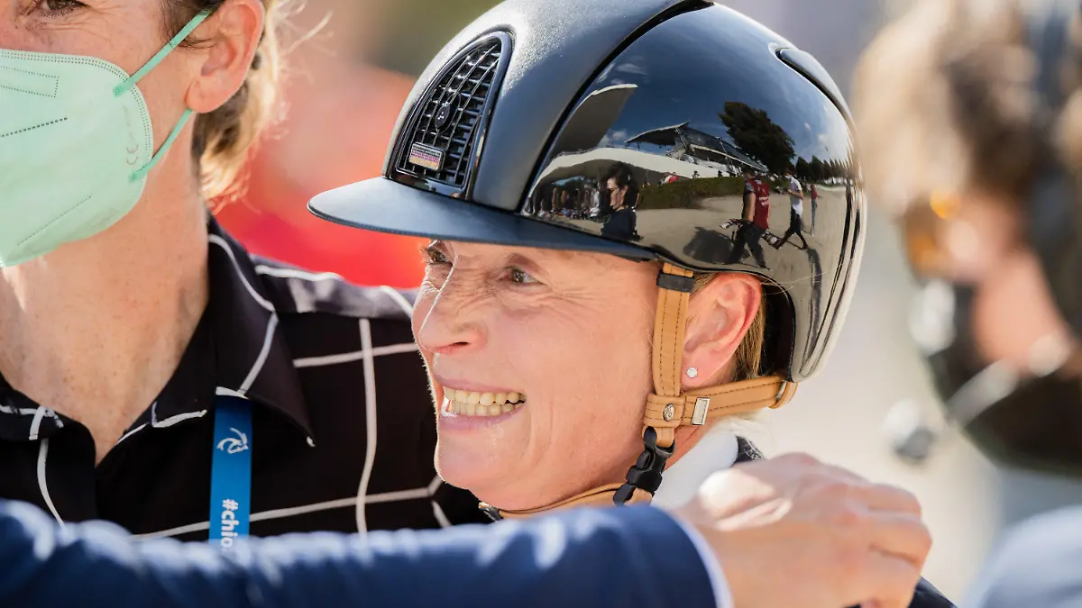 19.09.2021, Nordrhein-Westfalen, Aachen: CHIO, Dressur, Freestyle Grand Prix, Großer Dressurpreis von Aachen: Die Reiterin Isabell Werth, Mannschafts-Olympiasiegerin aus Deutschland, auf ihrem Pferd "Quantaz" freut sich nach ihrem Ritt. Werth gewann den Großen Dressurpreis. Foto: Rolf Vennenbernd/dpa +++ dpa-Bildfunk +++