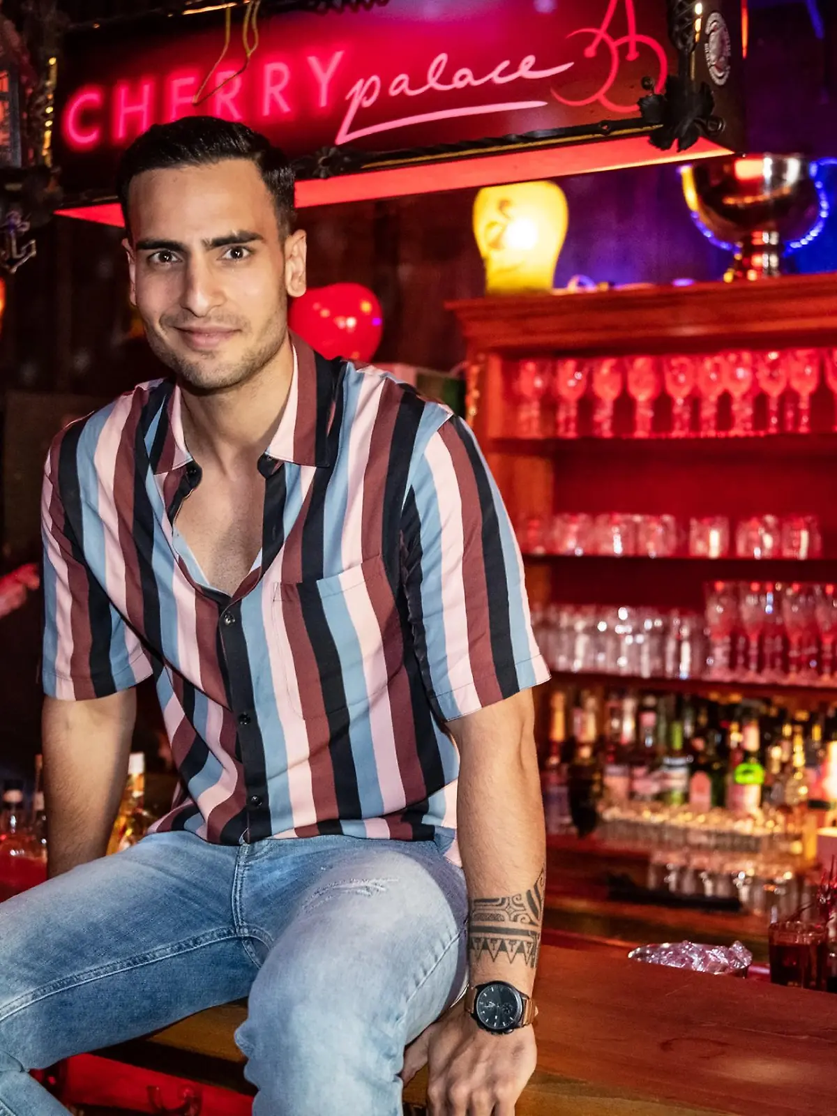 Timur Ülker als Nihat

Die Verwendung des sendungsbezogenen Materials ist nur mit dem Hinweis und Verlinkung auf TVNOW gestattet.