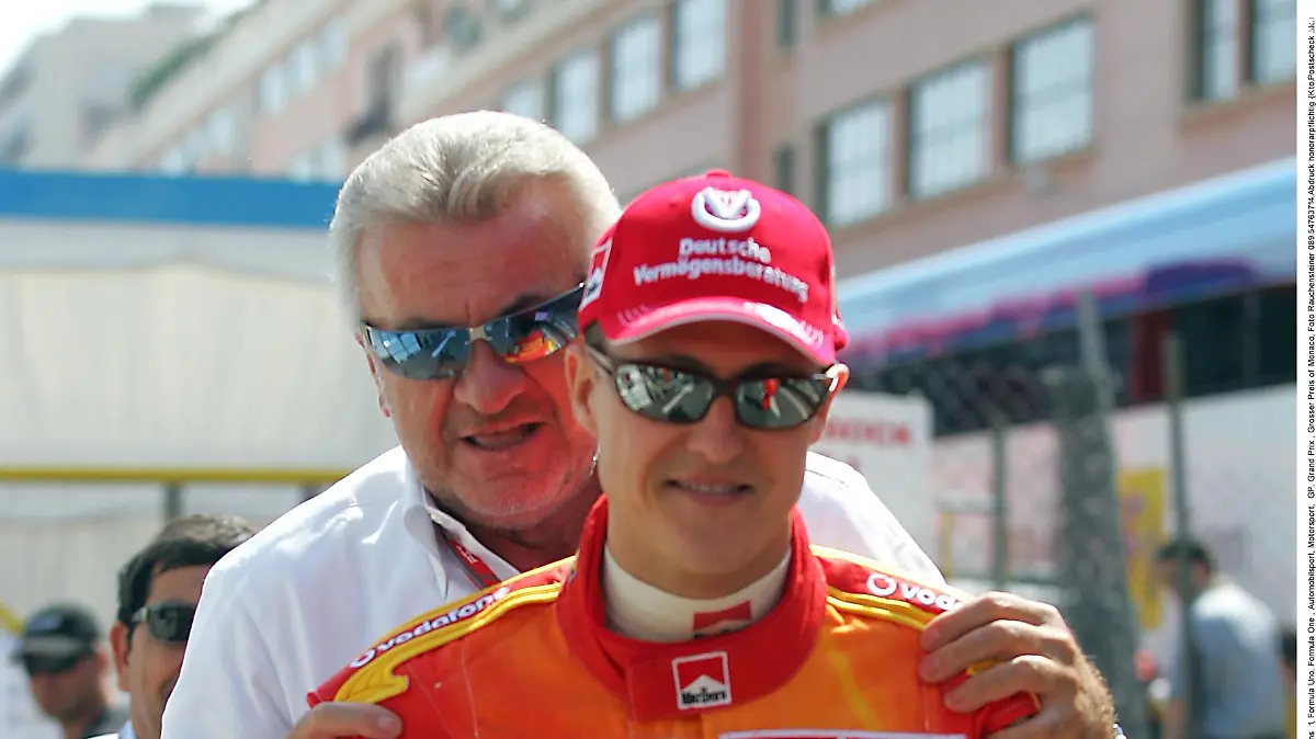 RAU// SCHUMI_WEBER_A15_RAU.JPG, MONTE CARLO, MONACO, 27.05.2006, Michael SCHUMACHER, GER, Tam Scuderia Ferrari Marlboro, gemeinsam mit Manager Willi WEBER auf einem Elektroroller, F1, F 1, Formel Eins 1, Formula Uno, Formula One , Automobilsport, Motorsport, GP, Grand Prix , Grosser Preis of Monaco, Foto Rauchensteiner 089.54763714,Abdruck honorarpflichtig {Kto.Postscheck Mchn.339920-800} , D