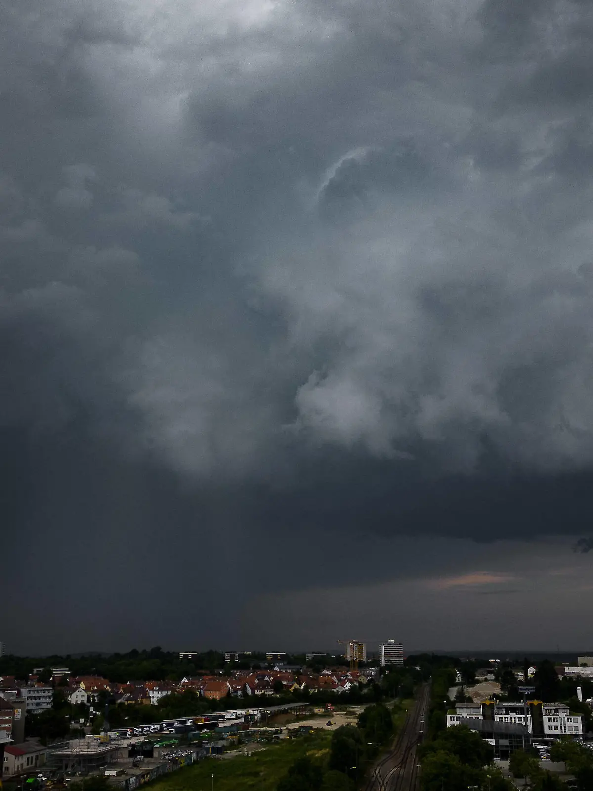 Reutlingen Unwetter Baden-Wuerttemberg, Reutlingen, 30.06.2021, Unwetter Baden-Wuerttemberg, Reutlingen, 30.06.2021, *** Reutlingen severe weather Baden Wuerttemberg, Reutlingen, 30 06 2021, severe weather Baden Wuerttemberg, Reutlingen, 30 06 2021, Copyright: xDROFITSCH/EIBNERx EP_ddh 