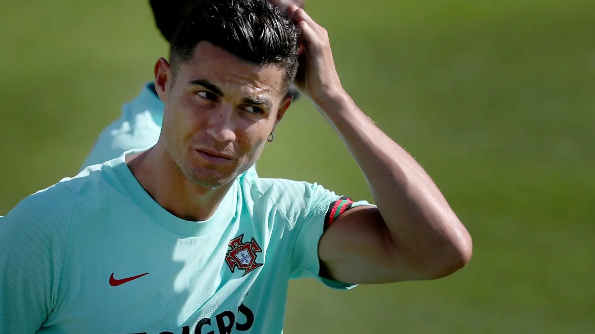  Portugal s football team training session Portugal s forward Cristiano Ronaldo attends a training session at Cidade do Futebol training camp in Oeiras, Portugal, on August 31, 2021, as part of the team s preparation for the upcoming FIFA World Cup, WM, Weltmeisterschaft, Fussball Qatar 2022 qualifying football match against Ireland. Oeiras Portugal fiuza-portugal210831_npZli PUBLICATIONxNOTxINxFRA Copyright: xPedroxFiuzax