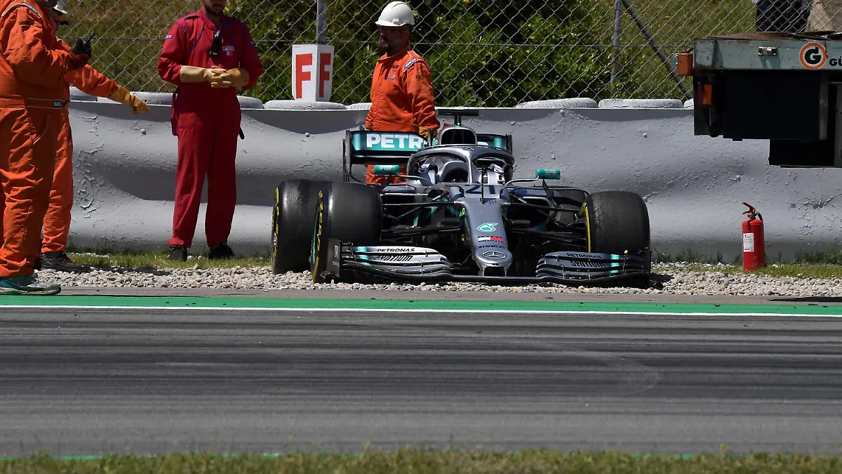 15.05.2019, Circuit de Catalunya, Barcelona, Formel 1 Testfahrten 2019 in Barcelona , im Bild Ausritt von Nikita Mazepin (RUS#21), Mercedes-AMG Petronas Motorsport in das Kiesbett Foto © nordphoto / Bratic
