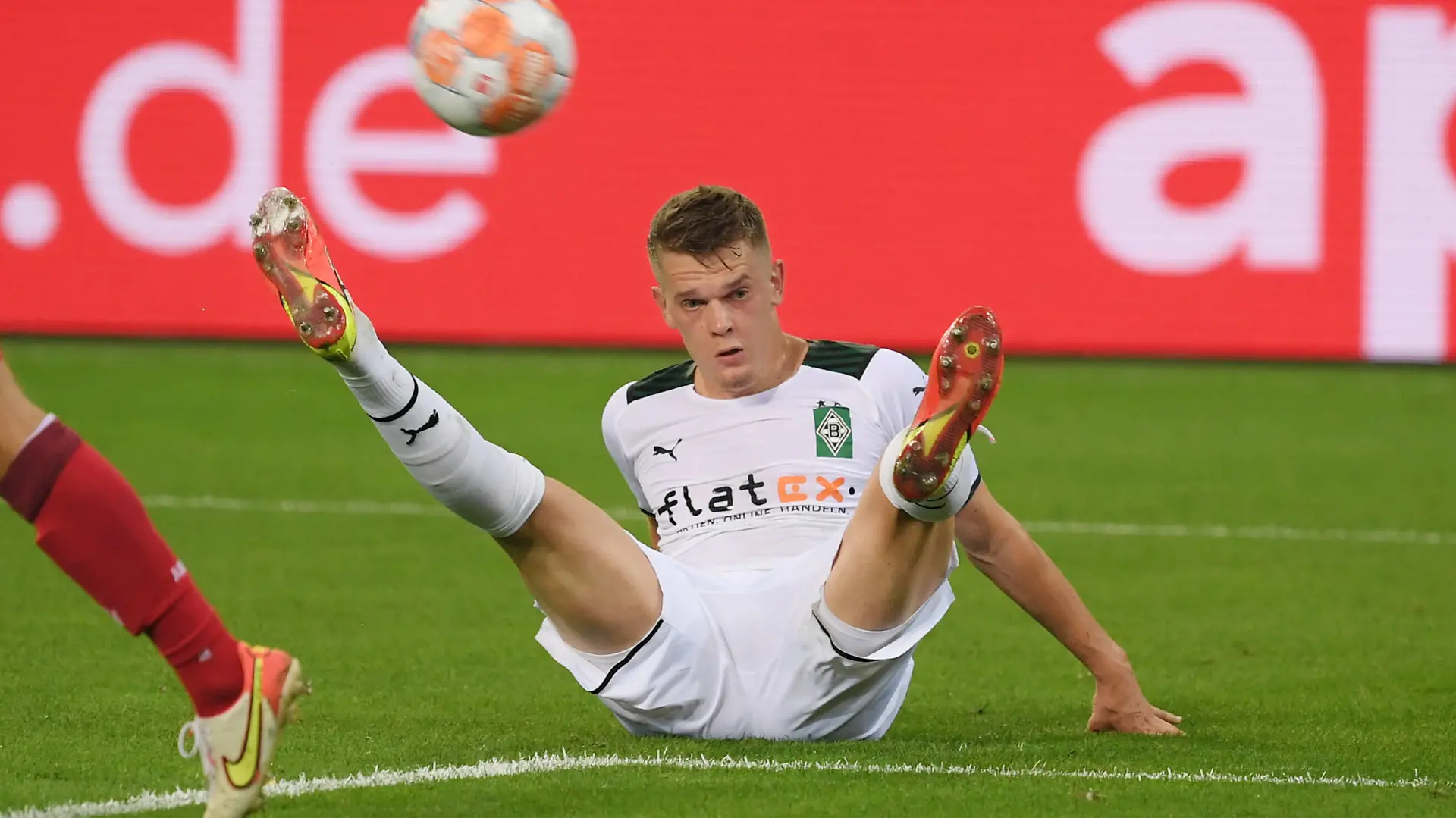 Matthias Ginter Borussia Moenchengladbach 12.09.2021, Fussball GER, Saison 2021 2022, 1. Bundesliga, 4. Spieltag, Borussia Mönchengladbach - DSC Arminia Bielefeld, Foto: TEAM2sportphoto ***DFL regulations prohibit any use of photographs as image sequences and/or quasi-video.*** Moenchengladbach Nordrhein Westfalen Deutschland *** Matthias Ginter Borussia Moenchengladbach 12 09 2021, Football GER, Season 2021 2022, 1 Bundesliga, Matchday 4, Borussia Mönchengladbach DSC Arminia Bielefeld, Photo TEAM2sportphoto DFL regulations prohibit any use of photographs as image sequences and or quasi video Moenchengladbach Nordrhein Westfalen Germany Team2
