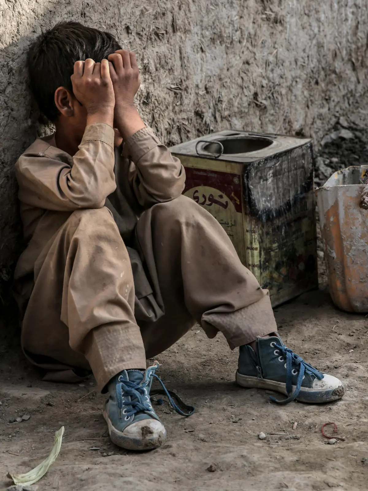  Displaced people on the outskirts of Kabul Afghan boy in a homeless neighbourhood on the outskirts of Kabul. Many Afghans have fled their homes due to insecurity and war in Afghanistan s provinces and have settled with their families in other parts of Afghanistan, especially on the outskirts of Kabul, among the rubble and garbage dumps. Tehran outskirts Kabul Afghanistan Copyright: xMaryamxMajdx