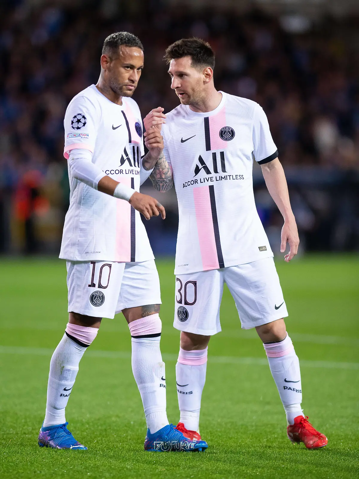  BRUGGE, BELGIUM - SEPTEMBER 15: Lionel Messi and Neymar of Paris Saint-Germain during the UEFA Champions League group A match between Club Brugge KV and Paris Saint-Germain at Jan Breydel Stadium on September 15, 2021 in Brugge, B Club Brugge KV v Paris Saint-Germain: Group A - UEFA Champions League Copyright: xSebastianxFrejx