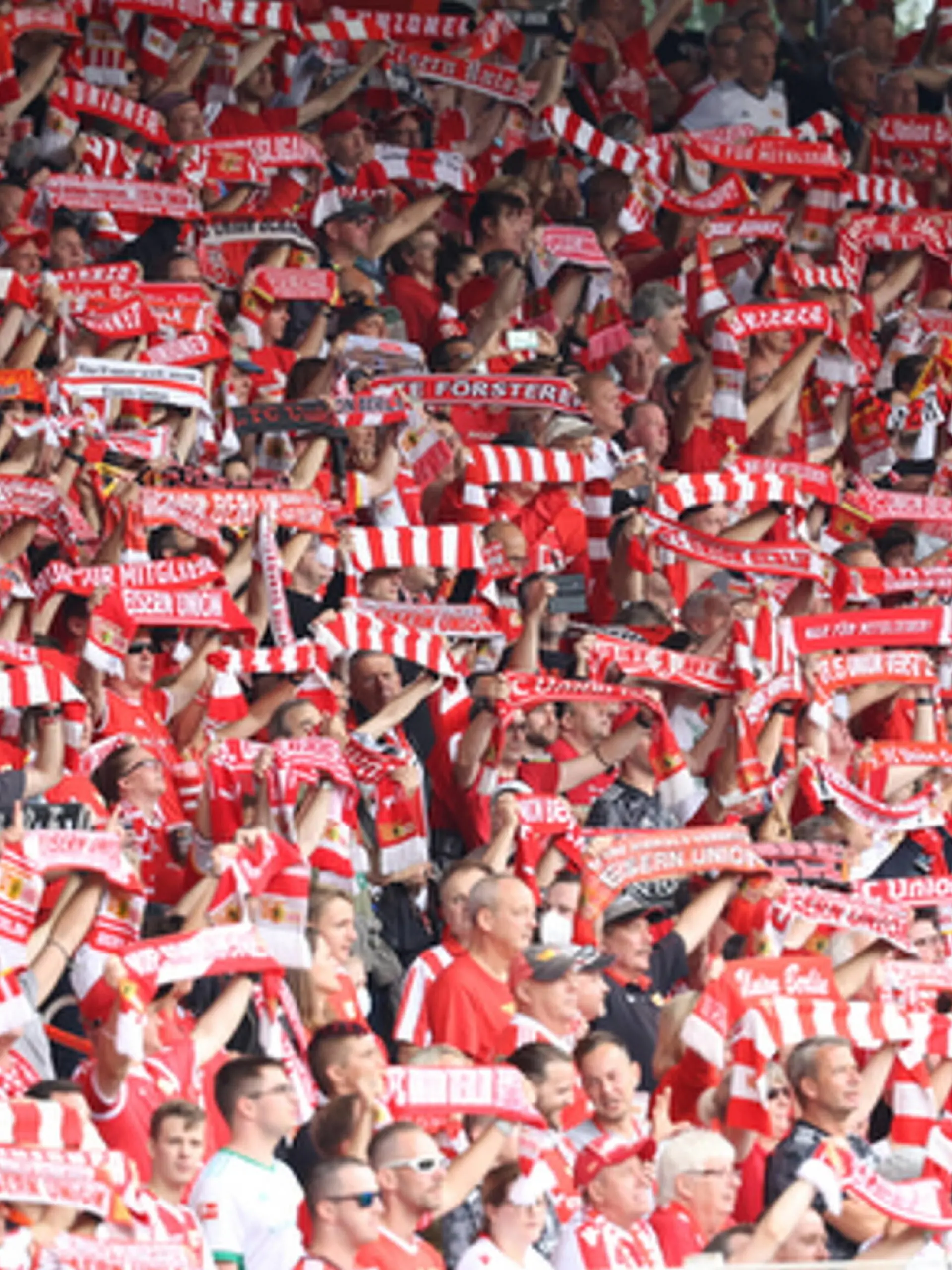  DEU, GER, DFL, 1. FBL, 1.FC Union vs. 1.FC Augsburg, / 11.09.2021, Stadion Alte Foersterei, Berlin, DEU, GER, DFL, 1. FBL, 1.FC Union vs. 1.FC Augsburg, im Bild 1.FC Union-Fans *** DEU, GER, DFL, 1 FBL, 1 FC Union vs 1 FC Augsburg, 11 09 2021, Stadion Alte Foersterei, Berlin, DEU, GER, DFL, 1 FBL, 1 FC Union vs 1 FC Augsburg, in picture 1 FC Union fans nordphotoxGmbHx/xEngler nph00076
