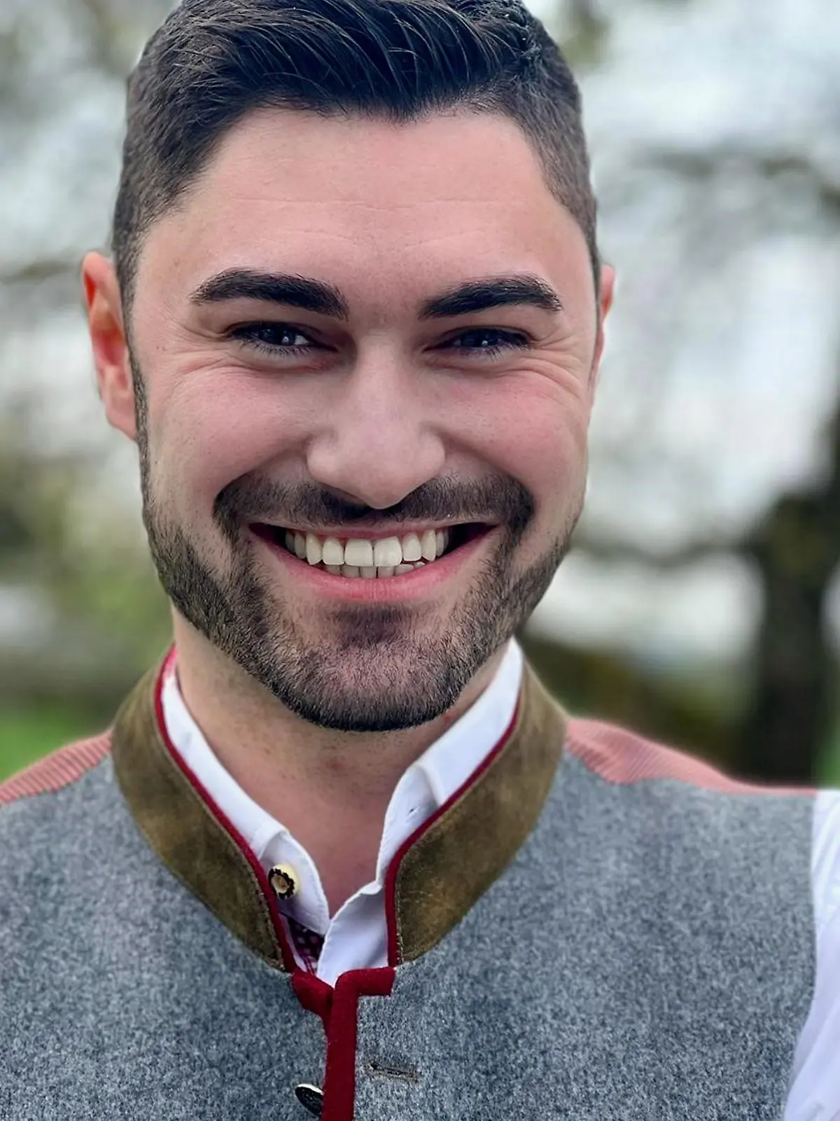 +++ ACHTUNG SPERRFRIST!! - KEINE VERÖFFENTLICHUNG VOR Mo., 29.05.2023, 19:00 Uhr +++

Viehwirt Daniel (26) aus Bayern

+++ Die Verwendung des sendungsbezogenen Materials ist nur mit dem Hinweis und Verlinkung auf RTL+ gestattet. +++