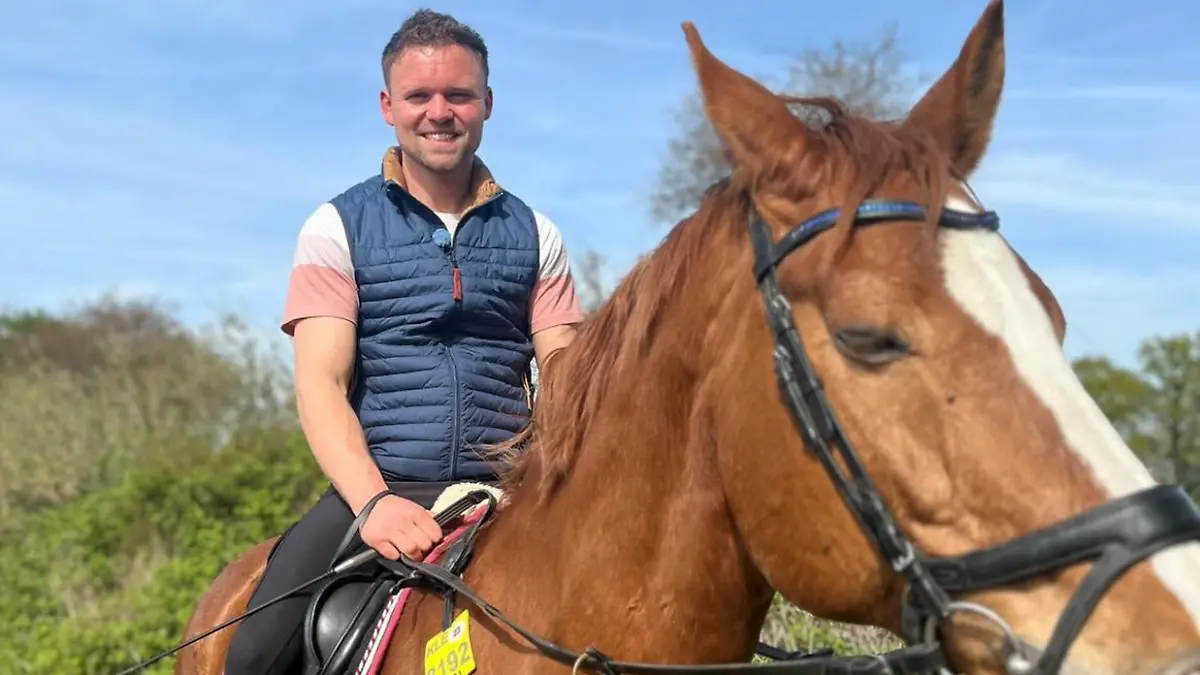 +++ ACHTUNG SPERRFRIST!! - KEINE VERÖFFENTLICHUNG VOR Mo., 29.05.2023, 19:00 Uhr +++

Milchbauer André (33) aus Nordrhein-Westfalen

+++ Die Verwendung des sendungsbezogenen Materials ist nur mit dem Hinweis und Verlinkung auf RTL+ gestattet. +++