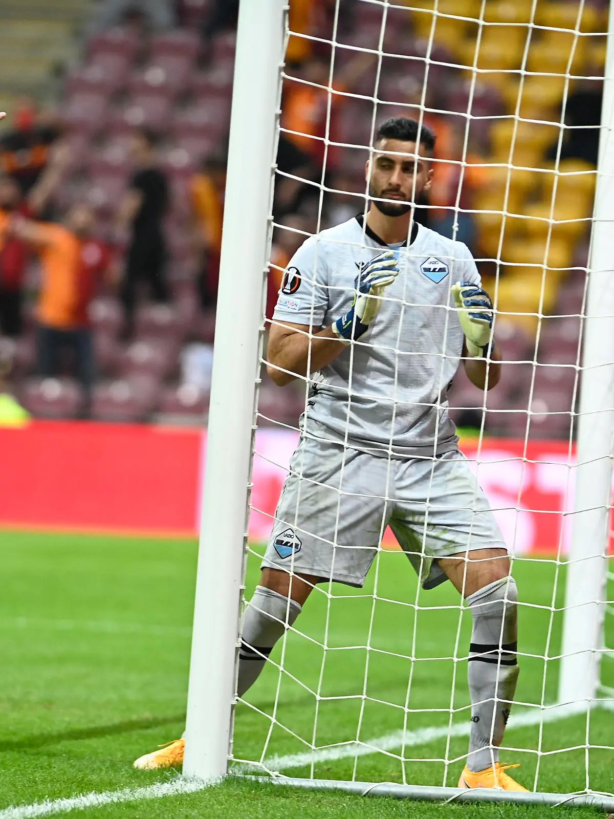  Kerem Akturkoglu of Galatasaray and Goalkeeper Thomas Strakosha of Lazio during the UEFA Europa League Group E match between Galatasaray and Lazio at Turk Telekom Stadium in Istanbul , Turkey on September 16, 2021. PUBLICATIONxNOTxINxTUR