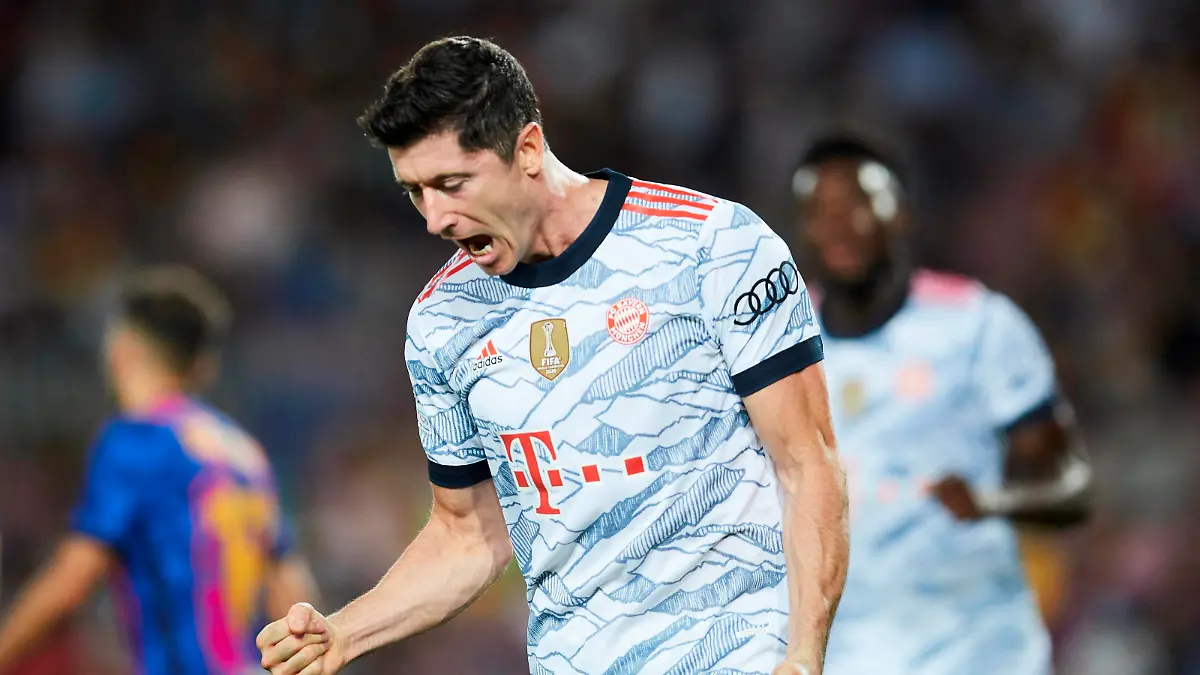 Bayern Munich s Robert Lewandowski celebrates after scoring the 0-2 lead during the UEFA Champions League Group E soccer match between FC Barcelona, Barca and Bayern Munich held at Camp Nou stadium, in Barcelona, Spain, 14 September 2021. FC Barcelona vs Bayern Munich ACHTUNG: NUR REDAKTIONELLE NUTZUNG PUBLICATIONxINxGERxSUIxAUTxONLY Copyright: xAlejandroxGarciax GRAF665 20210914-b351a47162d166346d20776ccac84a60dd15e6d8