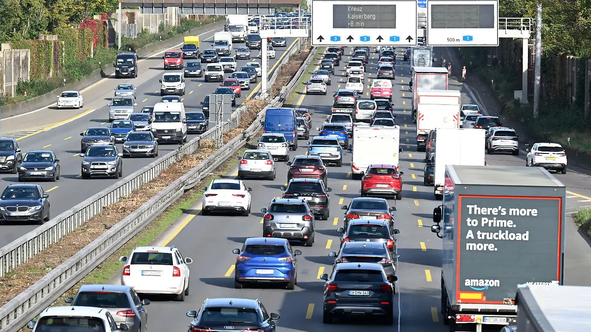 Ende 2027 soll ein großes Autobahnprojekt bei Leverkusen fertig sein. Bis dahin müssen Autofahrer Opfer bringen. (Archivbild)