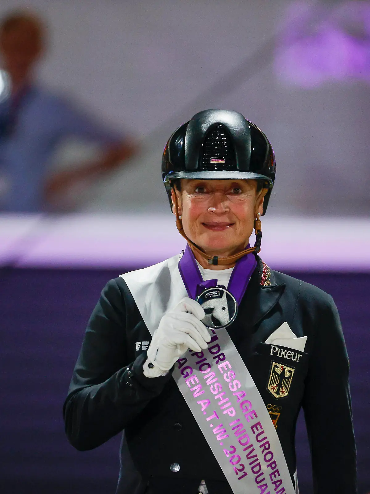  HAGEN - FEI Dressage European Championships 2021, HAGEN - FEI Dressage European Championships 2021 WERTH Isabell GER Siegerehrung Grand Prix Special Individual Competitiont presented by Nordpack GmbH Hagen a.T.W., Hof Kasselmann 09. September 2021 - *** HAGEN FEI Dressage European Championships 2021, HAGEN FEI Dressage European Championships 2021 WERTH Isabell GER Award Ceremony Grand Prix Special Individual Competitiont presented by Nordpack GmbH Hagen a T W , Hof Kasselmann 09 September 2021