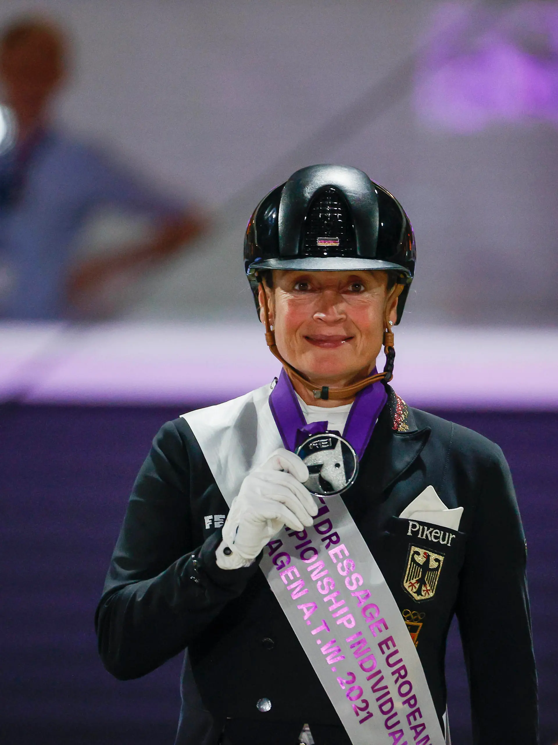  HAGEN - FEI Dressage European Championships 2021, HAGEN - FEI Dressage European Championships 2021 WERTH Isabell GER Siegerehrung Grand Prix Special Individual Competitiont presented by Nordpack GmbH Hagen a.T.W., Hof Kasselmann 09. September 2021 - *** HAGEN FEI Dressage European Championships 2021, HAGEN FEI Dressage European Championships 2021 WERTH Isabell GER Award Ceremony Grand Prix Special Individual Competitiont presented by Nordpack GmbH Hagen a T W , Hof Kasselmann 09 September 2021