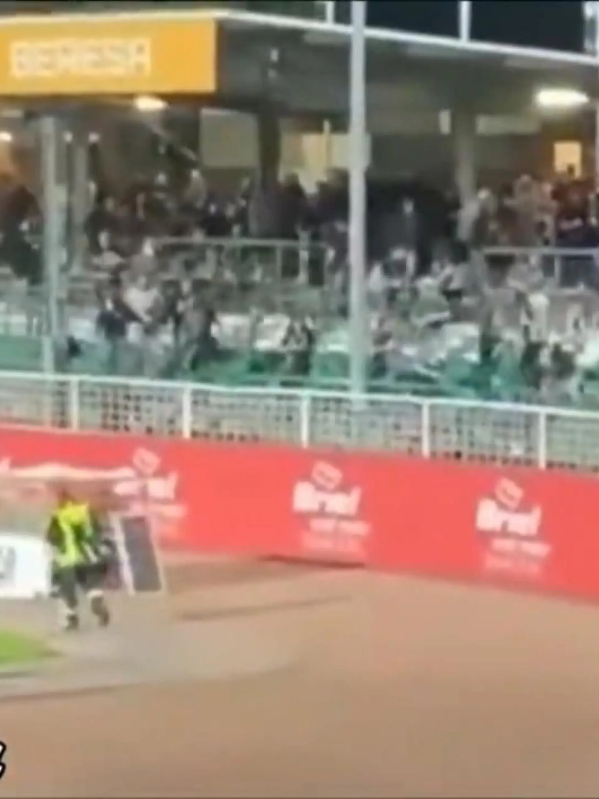 Bild zu: "Fans eskalieren in Münster"