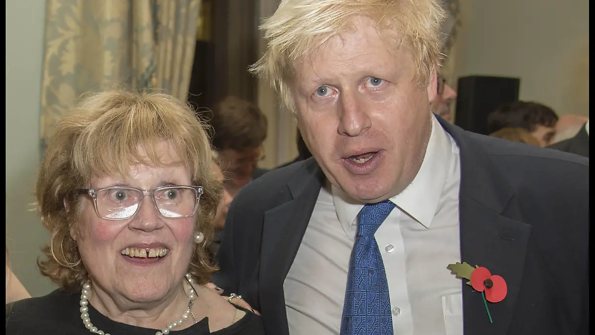 22/10/2014. London, United Kingdom. Mayor of London Boris Johnson with his mother Charlotte Johnson Wahl at Boris s book launch - The Churchill Factor at The English Speaking Union, Dartmouth House, London.. PUBLICATIONxINxGERxSUIxAUTxHUNxONLY xAndrewxParsonsx/xi-Imagesx IIM-3297-0060