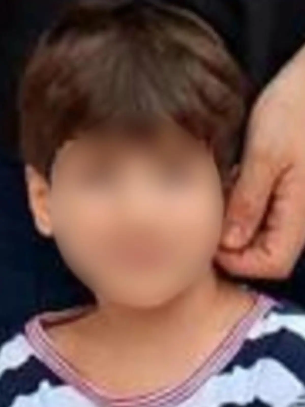 Der kleine Junge überlebte den Gondelabsturz in Italien im Mai 2021, verlor dabei seine Eltern. Jetzt wird er auch noch zum Spielball anderer Hinterbliebener.