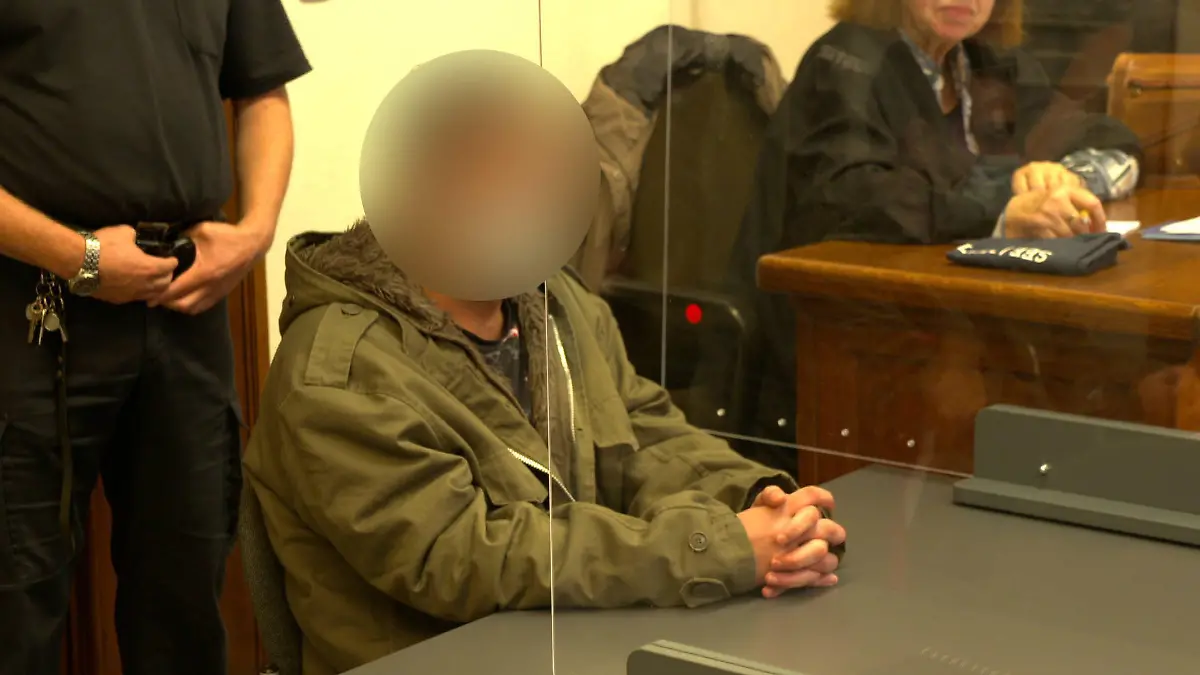 Mann lässt seine schwangere Freundin verprügeln und wehrt sich gegen das Urteil