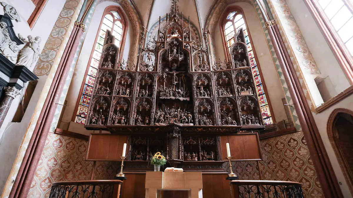 18.08.2021, Schleswig-Holstein, Schleswig: Der Bordesholmer Altar im St. Petri Dom zu Schleswig. Der ·Bordesholmer Altar· gilt als Meisterwerk der spätgotischen Schnitzkunst und wurde von 1514 bis 1521 von Hans Brüggemann und seinen Gesellen geschaffen. (zu dpa: «500 Jahre Bordesholmer Altar - Jubiläumsfeierlichkeiten ») Foto: Christian Charisius/dpa +++ dpa-Bildfunk +++