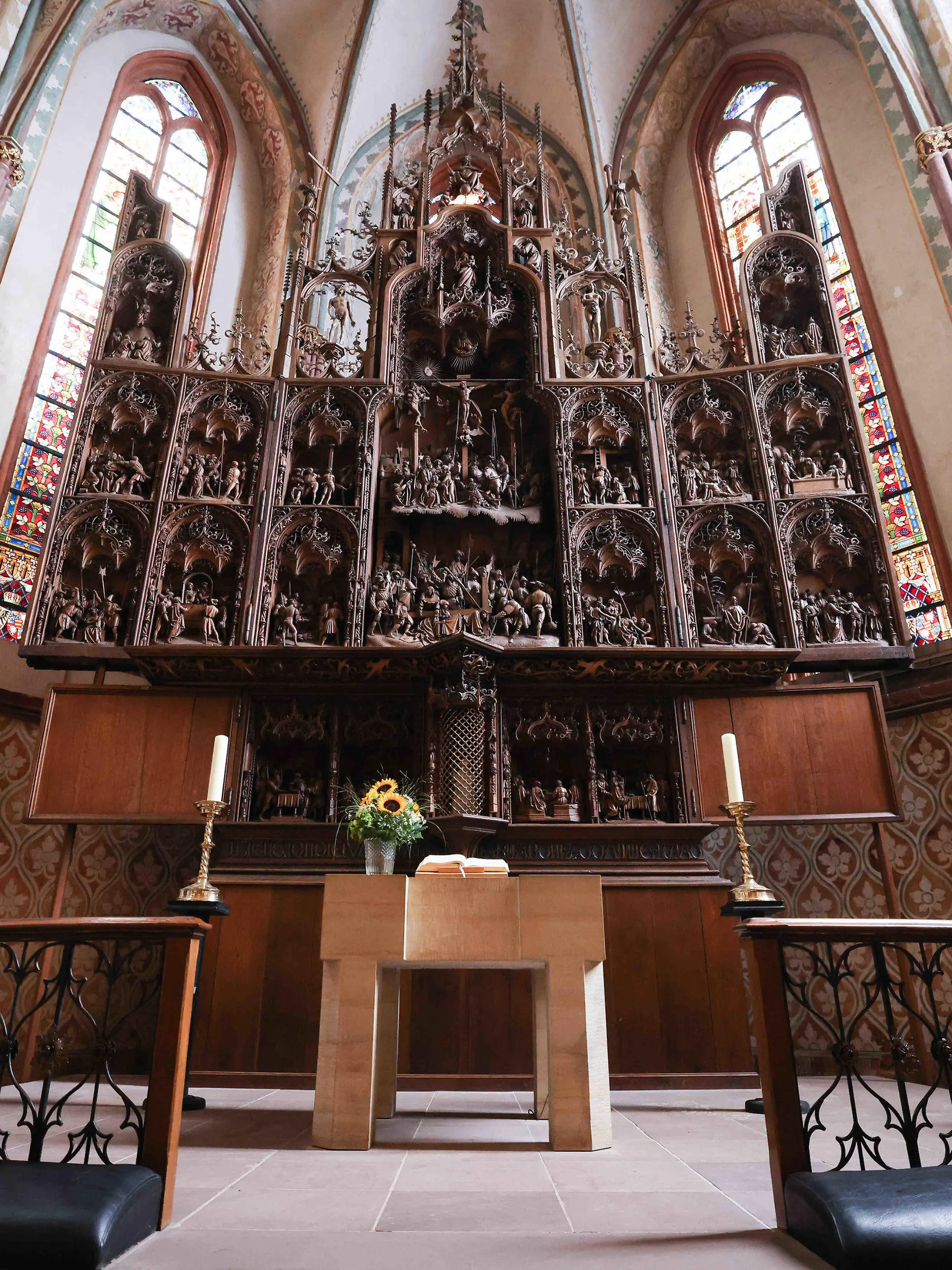 18.08.2021, Schleswig-Holstein, Schleswig: Der Bordesholmer Altar im St. Petri Dom zu Schleswig. Der ·Bordesholmer Altar· gilt als Meisterwerk der spätgotischen Schnitzkunst und wurde von 1514 bis 1521 von Hans Brüggemann und seinen Gesellen geschaffen. (zu dpa: «500 Jahre Bordesholmer Altar - Jubiläumsfeierlichkeiten ») Foto: Christian Charisius/dpa +++ dpa-Bildfunk +++