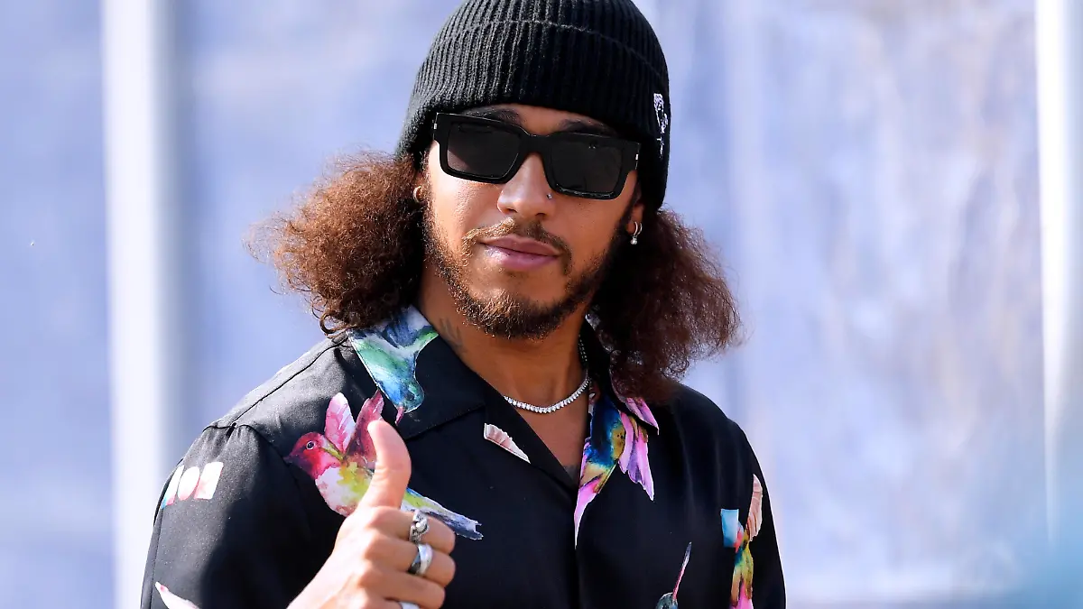 HAMILTON Lewis Formel 1 Team Mercedes AMG modisch gekleidet zum Rennen F1 Formel one GP von Italien 2021 am 12. September 2021 in Monza