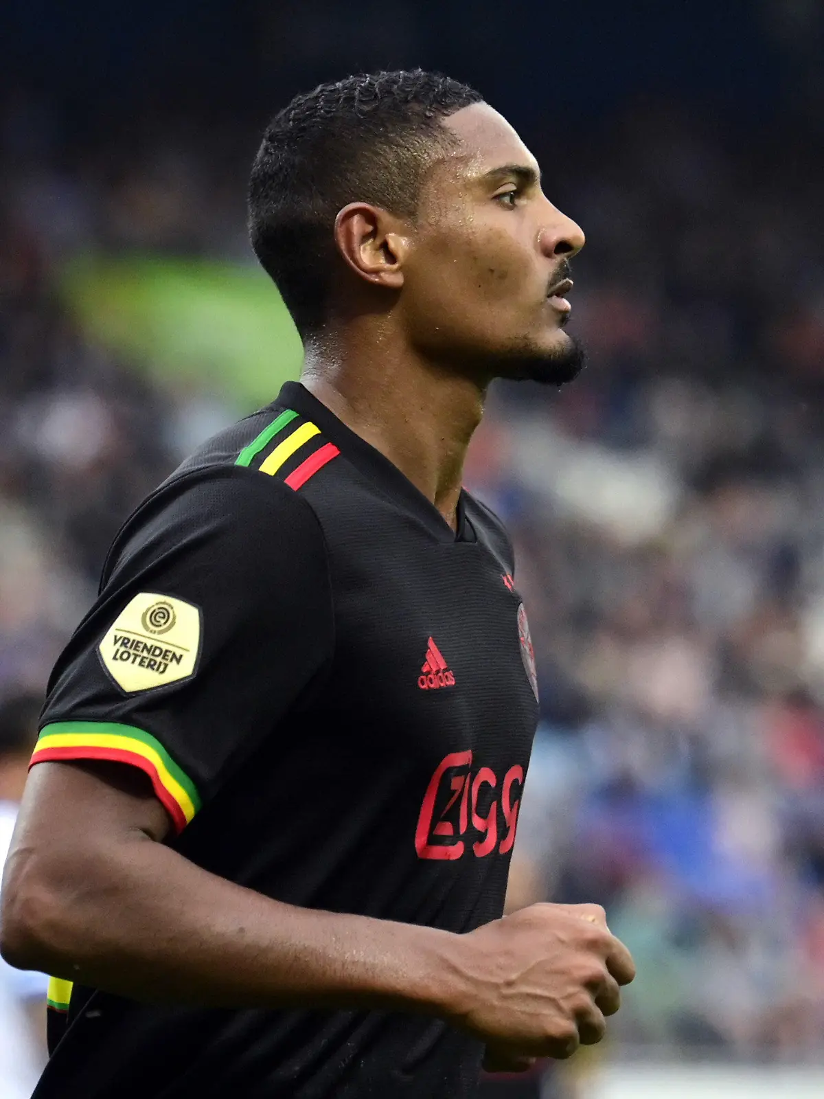 2021-09-12 03:13:32 ZWOLLE - Sebastien Haller von Ajax feiert das 0-1, Siemens Voet von PEC Zwolle während des niederländischen Eredivisie-Spiels zwischen PEC Zwolle und Ajax im MAC3Park-Stadion am 11. September 2021 in Zwolle, Niederlande. ANP OLAF KRAAK