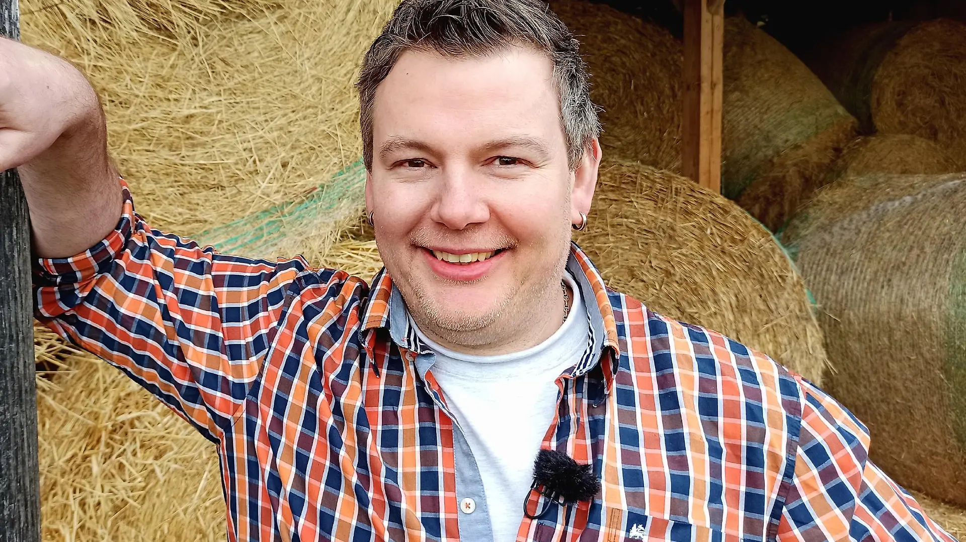 +++ ACHTUNG SPERRFRIST!! - KEINE VERÖFFENTLICHUNG VOR Mo., 29.05.2023, 19:00 Uhr +++
Mutterkuhhalter Steffen (42) aus Bayern
+++ Die Verwendung des sendungsbezogenen Materials ist nur mit dem Hinweis und Verlinkung auf RTL+ gestattet. +++