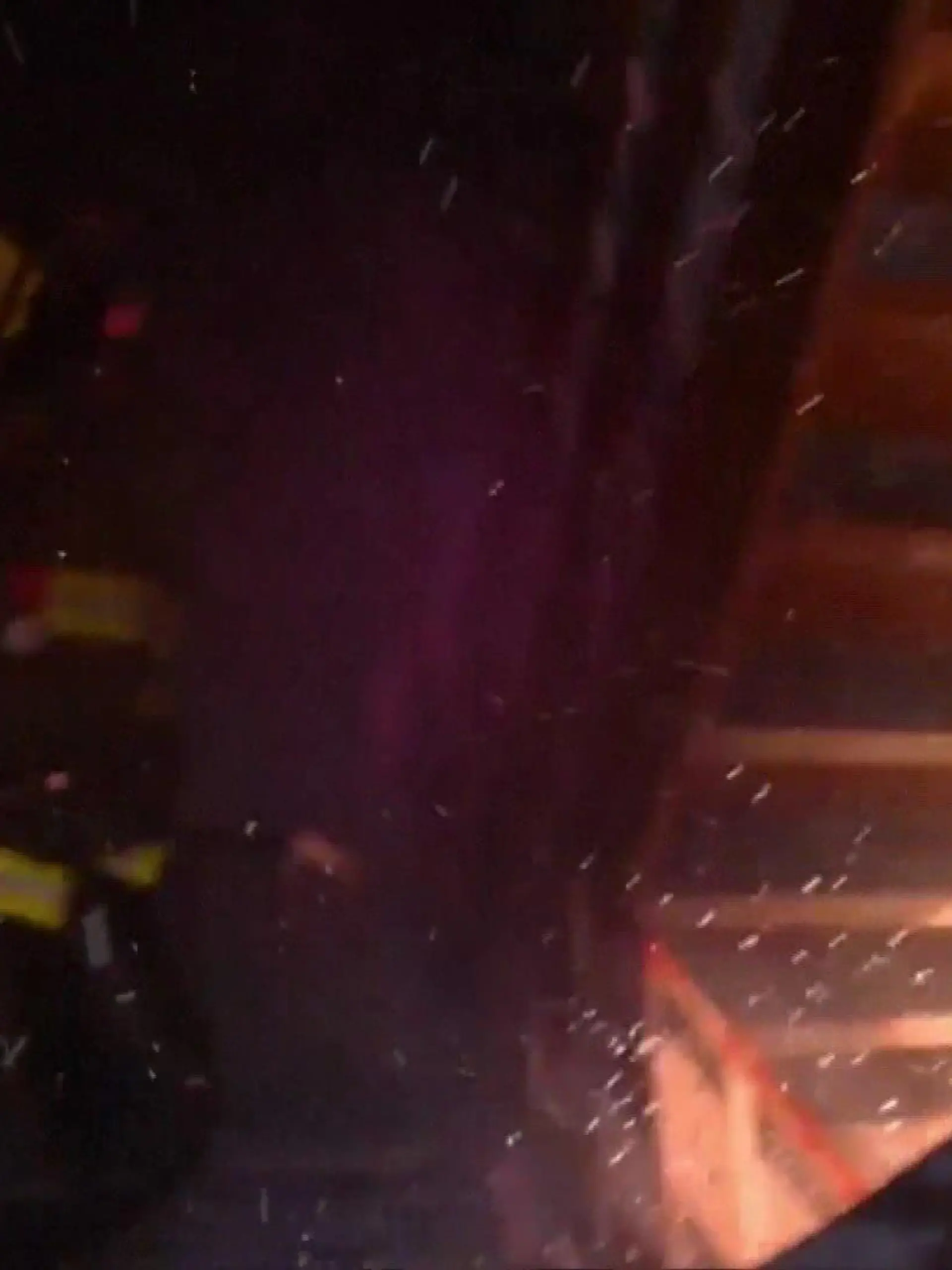 Bodycam zeigt dramatischen Einsatz im Flammen-Inferno.