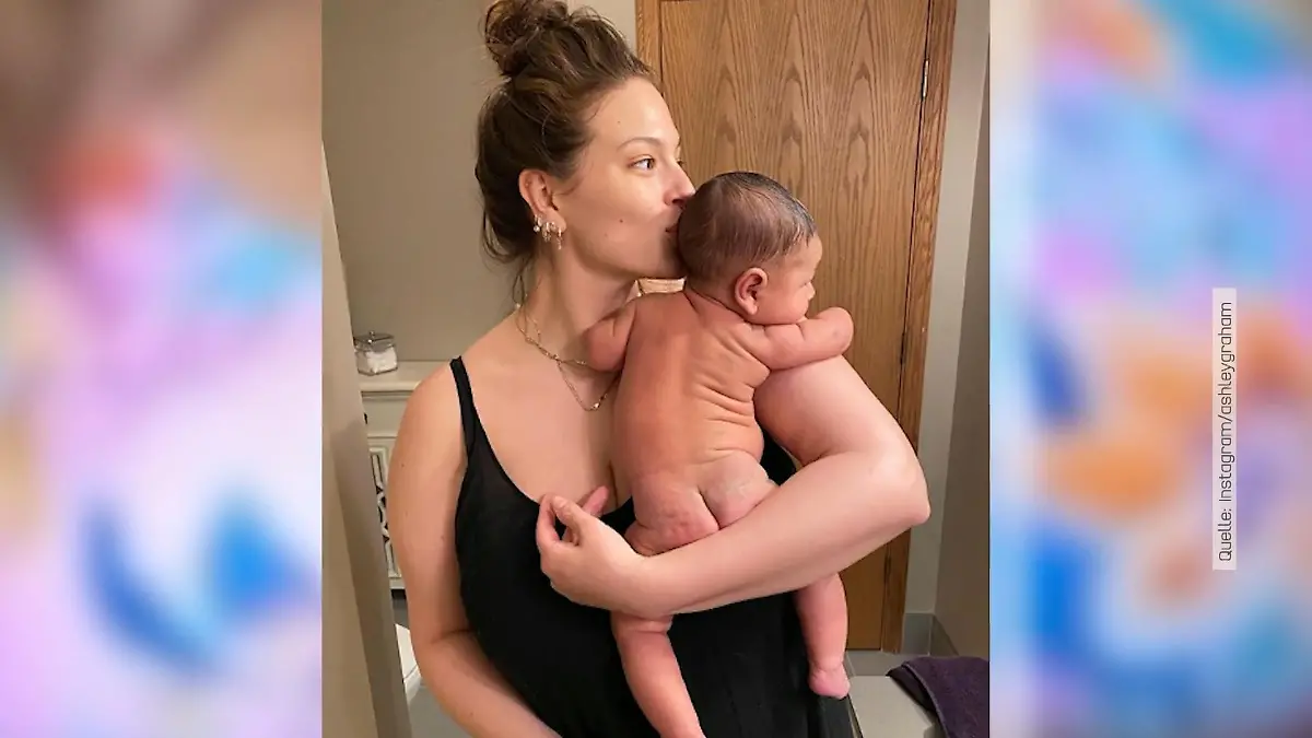 Ashley Graham zeigt Dehnungsstreifen im Bikini „Ich will, dass jeder sieht, wer ich bin"