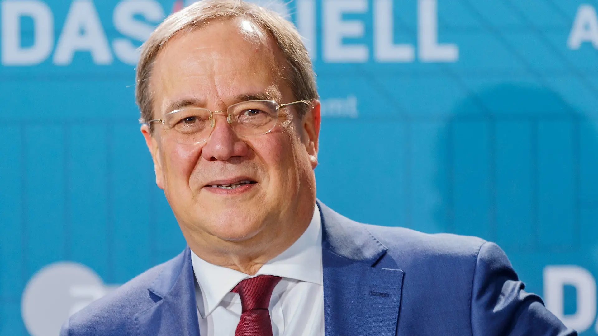 Armin Laschet, Ministerpräsident des Landes Nordrhein-Westfalen, Kanzlerkandidat der CDU/CSU vor der Sendung Porträt, Einzelbild, 12.09.2021, Berlin Deutschland, Politik, TV-Triell Bundestagswahl 2021 *** Armin Laschet, Minister President of the State of North Rhine-Westphalia, candidate for chancellor of the CDU CSU before the broadcast portrait, single image, 12 09 2021, Berlin Germany , politics, TV Triell Bundestagswahl 2021 xprx