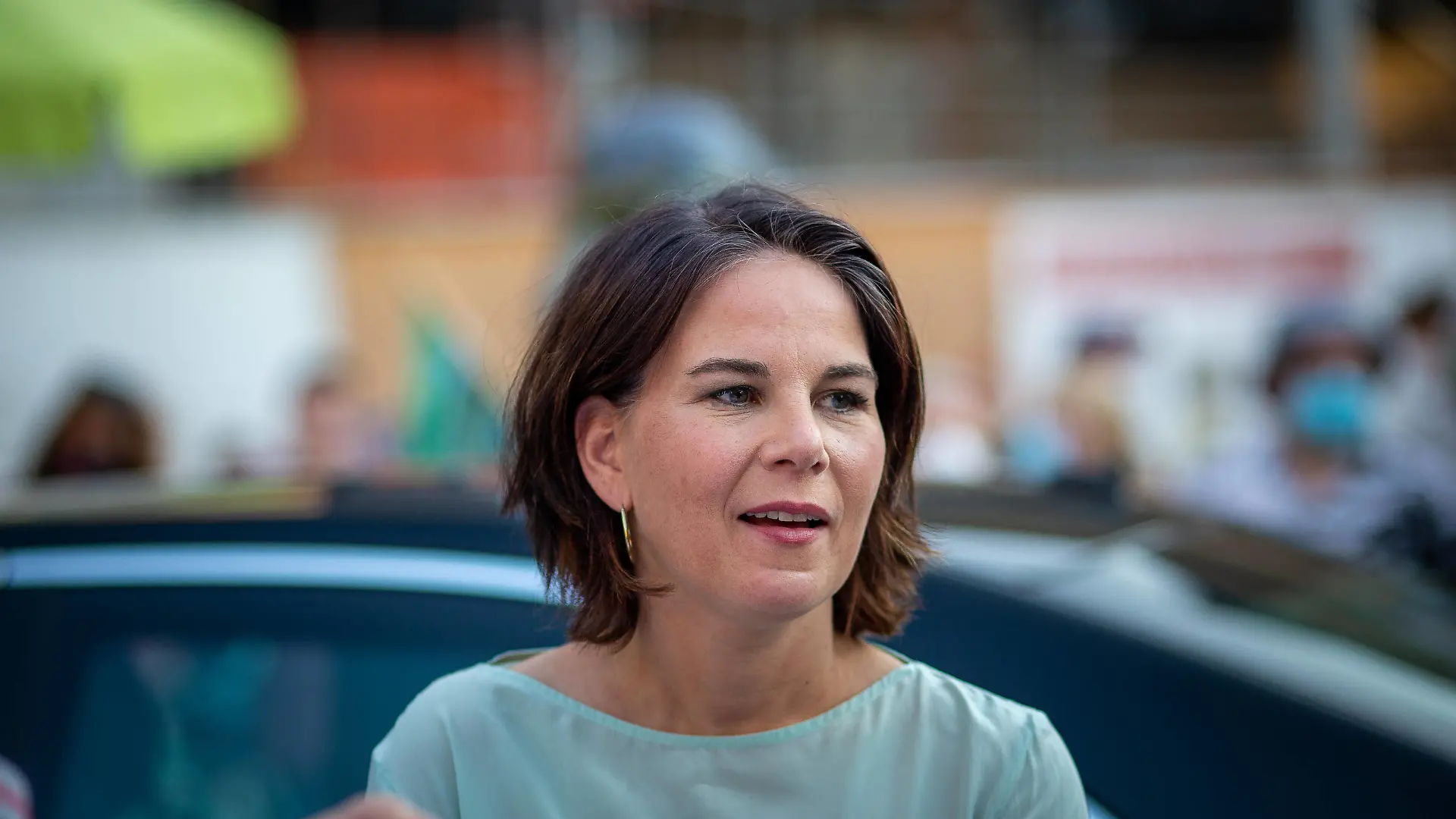  Wahlkampf die Grünen mit Baerbock in Bonn. Am 03.09.2021 Besucht Annalena Baerbock im rahmen ihrer Wahlkampftour Bonn. *** Election campaign the Greens with Baerbock in Bonn On 03 09 2021 Annalena Baerbock visits Bonn as part of her campaign tour