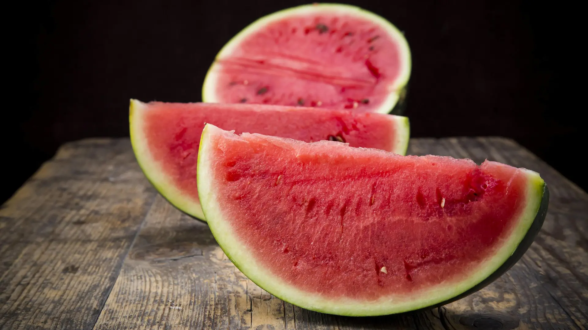 Sliced watermelon PUBLICATIONxINxGERxSUIxAUTxHUNxONLY LVF001925