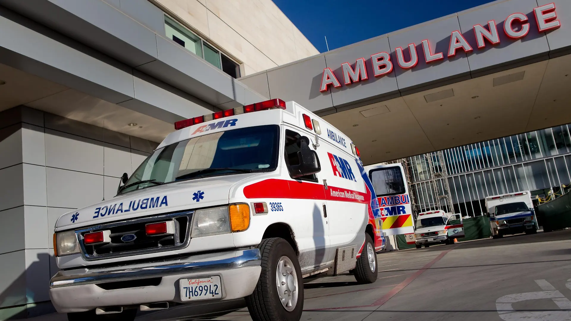 Krankenwagen an einer Notaufnahme in La Jolla, aufgenommen im Maerz 2017.