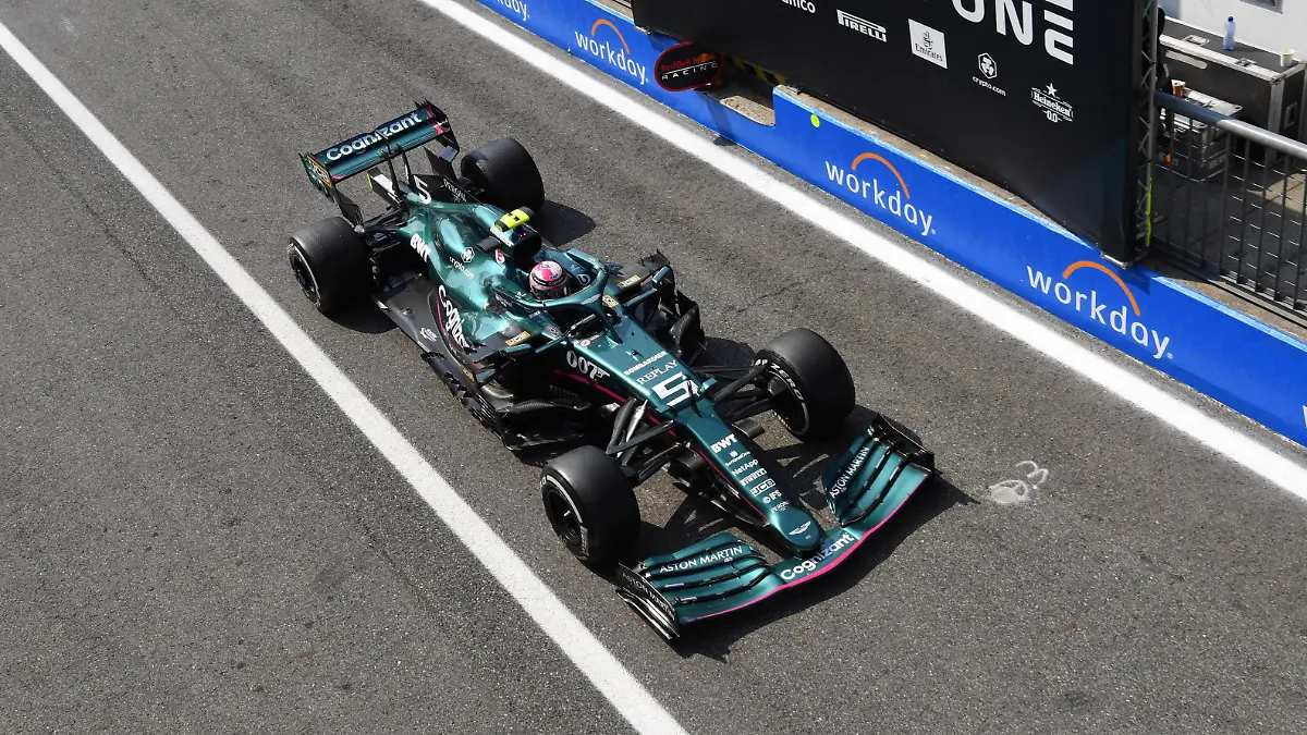 Formula 1 2021: Italian GP AUTODROMO NAZIONALE MONZA, ITALY - SEPTEMBER 11: Sebastian Vettel, Aston Martin AMR21 during the Italian GP at Autodromo Nazionale Monza on Saturday September 11, 2021 in Monza, Italy. Photo by Jerry Andre / LAT Images Images PUBLICATIONxINxGERxSUIxAUTxHUNxONLY GP2114_102254JA1_9733