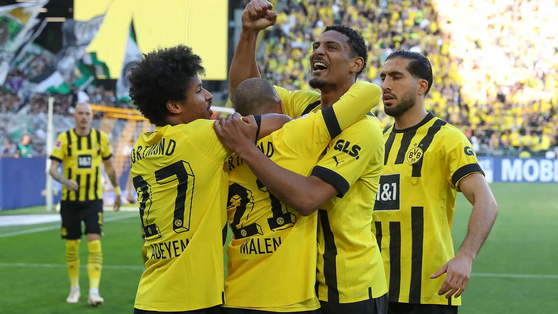 1. BL - Borussia Dortmund - Borussia Mönchengladbach am 13.05.2023 im Signal Iduna Park in Dortmund Jubel, Torjubel, Torschuetze, Torschütze Donyell Malen Dortmund 21 jubelt nach seinem Tor zum 1 zu 0 mit Karim Adeyemi Dortmund 27 , Sebastien Haller Dortmund 9 und Emre Can Dortmund 23 *** 1 BL Borussia Dortmund Borussia Mönchengladbach on 13 05 2023 at Signal Iduna Park in Dortmund cheers, goal celebrations, goal scorer Donyell Malen Dortmund 21 cheers after his goal to 1 to 0 with Karim Adeyemi Dortmund 27 , Sebastien Haller Dortmund 9 and Emre Can Dortmund 23 MH