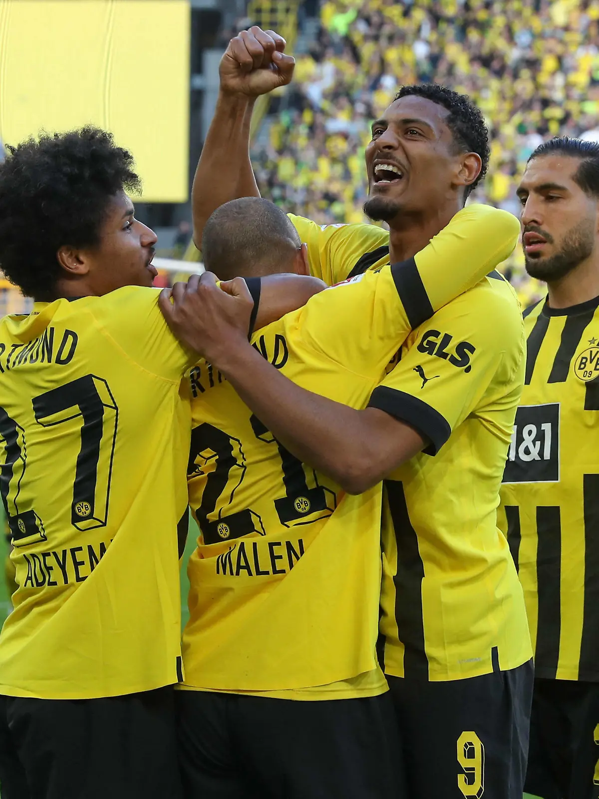 1. BL - Borussia Dortmund - Borussia Mönchengladbach am 13.05.2023 im Signal Iduna Park in Dortmund Jubel, Torjubel, Torschuetze, Torschütze Donyell Malen Dortmund 21 jubelt nach seinem Tor zum 1 zu 0 mit Karim Adeyemi Dortmund 27 , Sebastien Haller Dortmund 9 und Emre Can Dortmund 23 *** 1 BL Borussia Dortmund Borussia Mönchengladbach on 13 05 2023 at Signal Iduna Park in Dortmund cheers, goal celebrations, goal scorer Donyell Malen Dortmund 21 cheers after his goal to 1 to 0 with Karim Adeyemi Dortmund 27 , Sebastien Haller Dortmund 9 and Emre Can Dortmund 23 MH