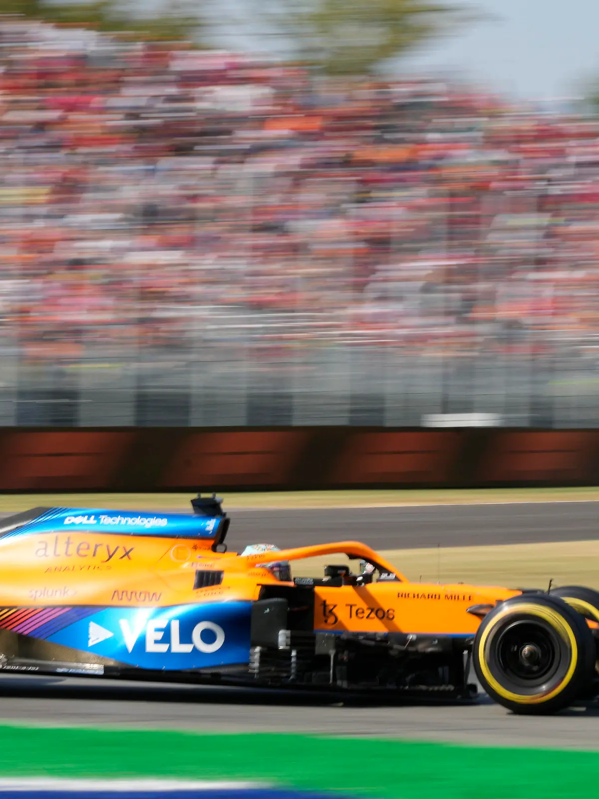 12.09.2021, Italien, Monza: Motorsport: Formel-1-Weltmeisterschaft, Grand Prix von Italien, Rennen: Daniel Ricciardo aus Australien vom Team McLaren in Aktion. Foto: Luca Bruno/AP/dpa +++ dpa-Bildfunk +++