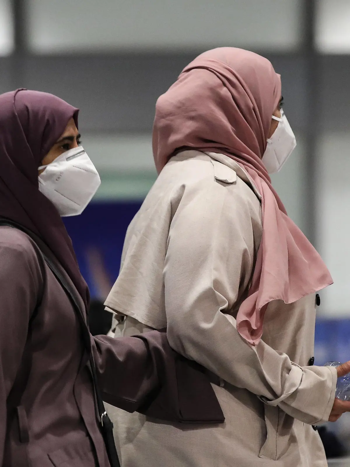 Hessen, Ankunft von Geflüchteten aus Afghanistan in Frankfurt 210820 -- FRANKFURT, Aug. 20, 2021 -- Passengers of a flight of Lufthansa bringing evacuees from Afghanistan arrive at Frankfurt International Airport, in Frankfurt, Germany, Aug. 20, 2021. Photo by /Xinhua GERMANY-FRANKFURT-AFGHANISTAN-EVACUEES ArmandoxBabani PUBLICATIONxNOTxINxCHN