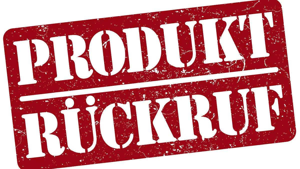 red rubber stamp with word PRODUKTRÜCKRUF, product recall in German, isolated on white background vector illustration