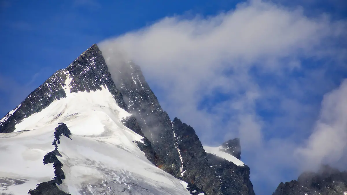 Blick zum Grossglockner, Oesterreich, Osttirol | view of Mount Grossglockner, Austria, Eastern Tyrol | Verwendung weltweit