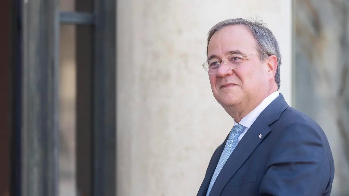 Paris, France September 8, 2021 - French President receives Armin Laschet, conservative candidate of the Christian Democratic Union CDU to become the next German Chancellor - North Rhine-Westphalia s State Premier and Germany s conservative Christian Democratic Union s CDU chancellor candidate Armin Laschet POLITIQUE, FRANCO ALLEMAND, ARMIN LASCHET PUBLICATIONxNOTxINxFRA Copyright: xVincentxIsorex