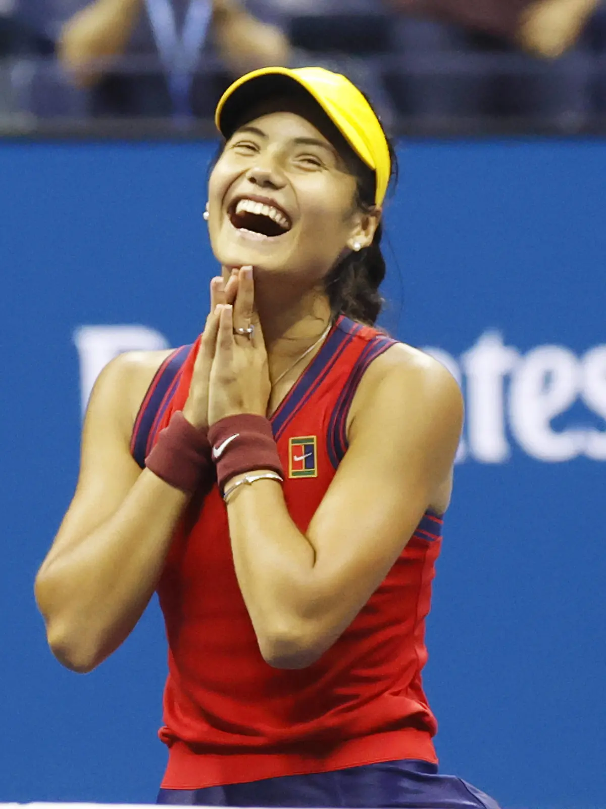 Emma Raducanu of Great Britain celebrates after match point becoming the first ever women qualifier to advance to the finals after defeating Maria Sakkari of Greece in straight sets in the semi-finals in Arthur Ashe Stadium at the 2021 US Open Tennis Championships in Arthur The Stadium at the USTA Billie Jean King National Tennis Center on Thursday, September 9, 2021 in New York City. PUBLICATIONxINxGERxSUIxAUTxHUNxONLY NYP20210909134 JOHNxANGELILLO 
